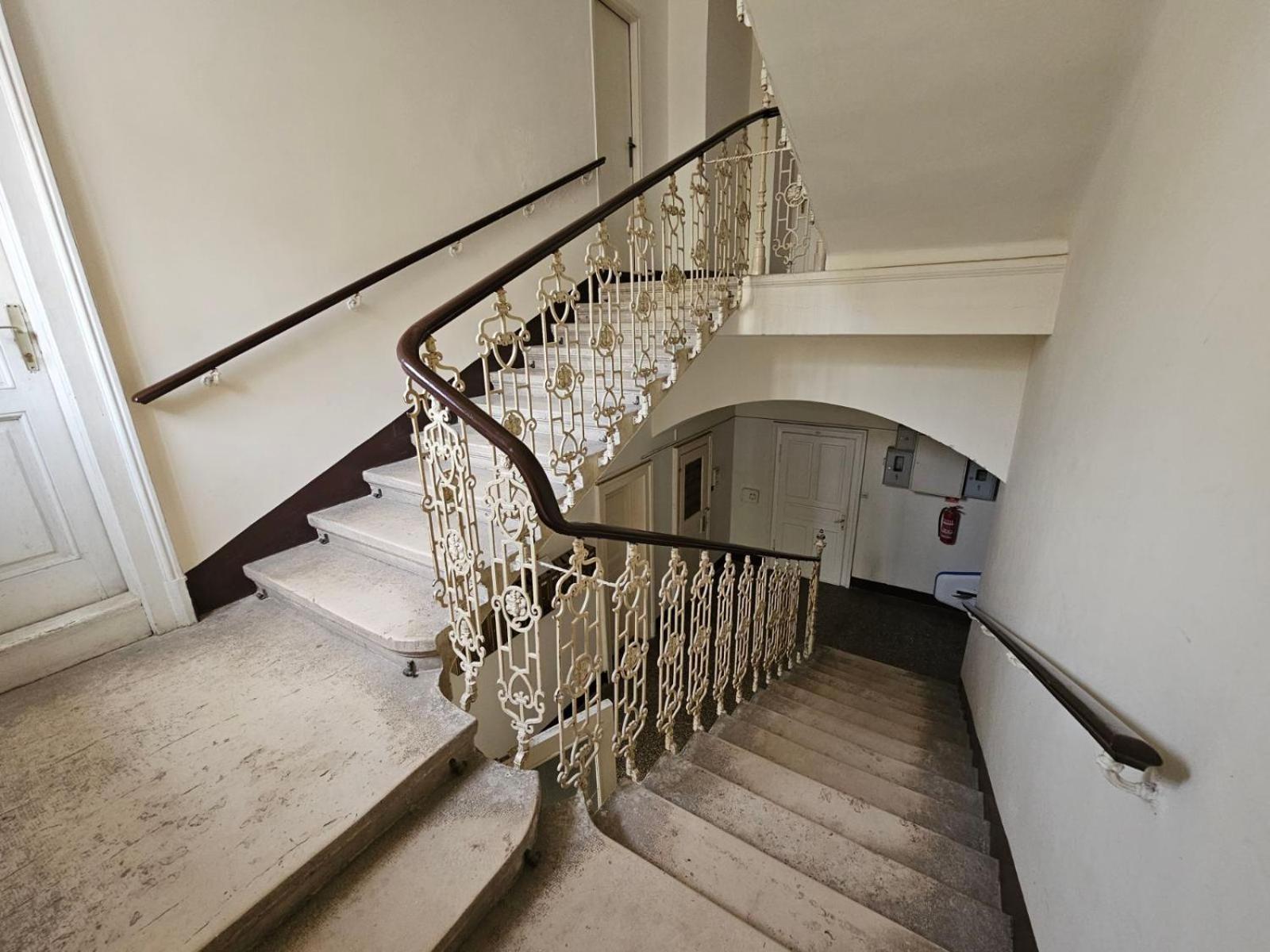 Apartment No8 *